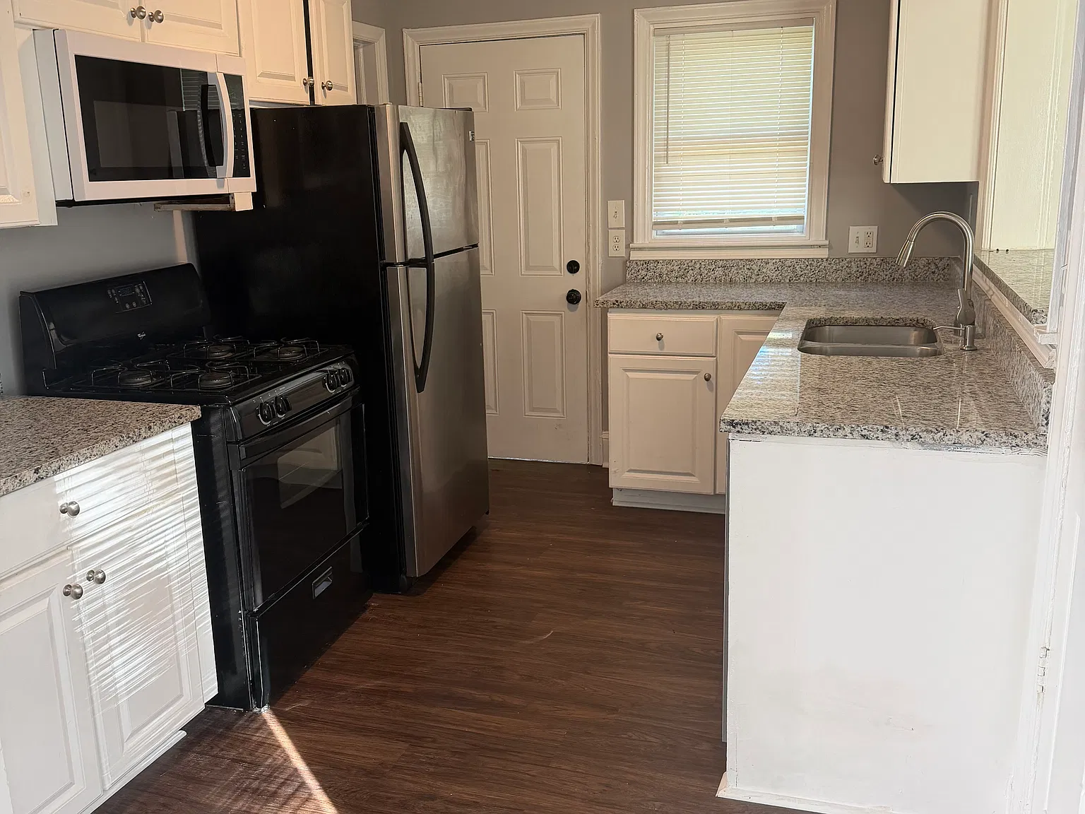 4 bed, 1574 sqft, $2,200 — Photo 3