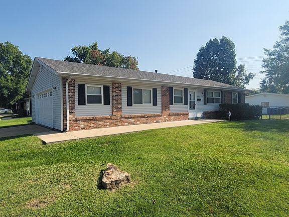 2nd image of 2330 Orleans Ln