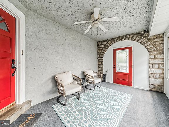 3rd image of 4619 Woodland Ave