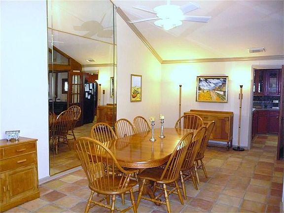 2nd image of 2924 Country Club Dr