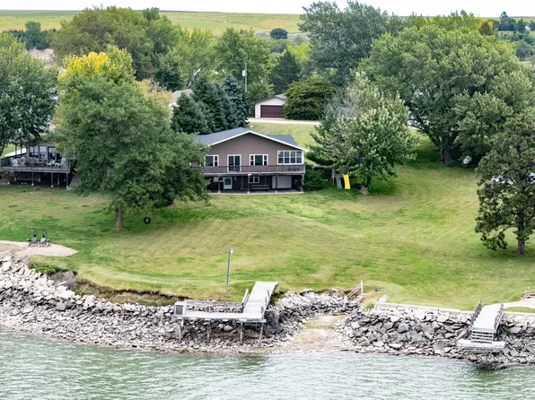 42 Hilltop Dr, Loup City, NE 68853