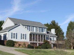 70 Royal Ct, Wirtz, VA 24184