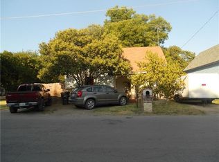 1110 Trinity St, Cleburne, TX 76031