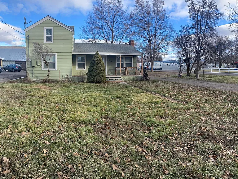 2439 Homedale Rd — Photo 2