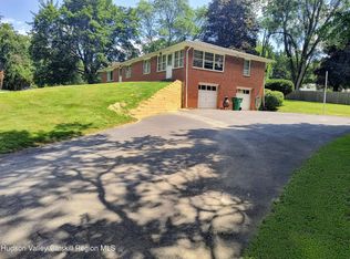 14 Strawberry Hill Ln, Wappingers Falls, NY 12590