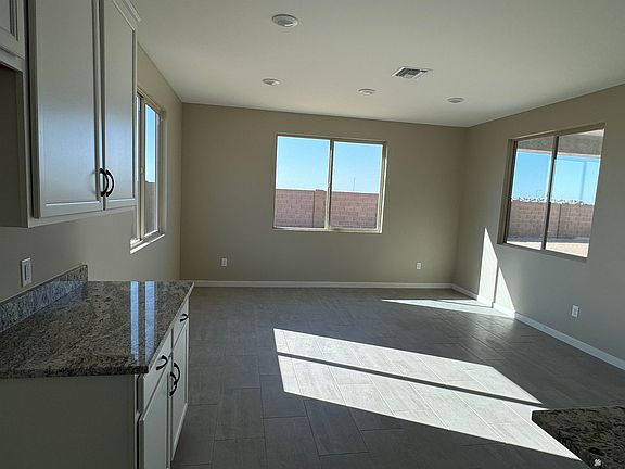5th image of 7639 E 36th Ln
