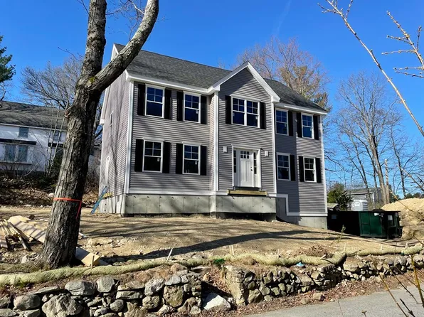 8 Norfolk Ave, Wilmington, MA 01887