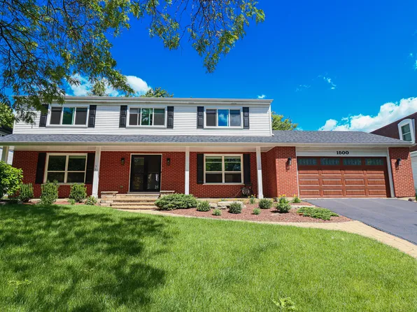 1500 Arrow Wood Ln, Downers Grove, IL 60515