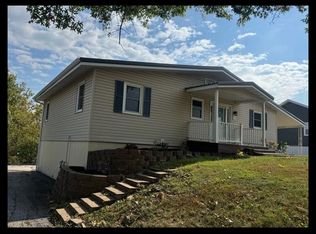 804 Maple Ln, Macon, MO 63552