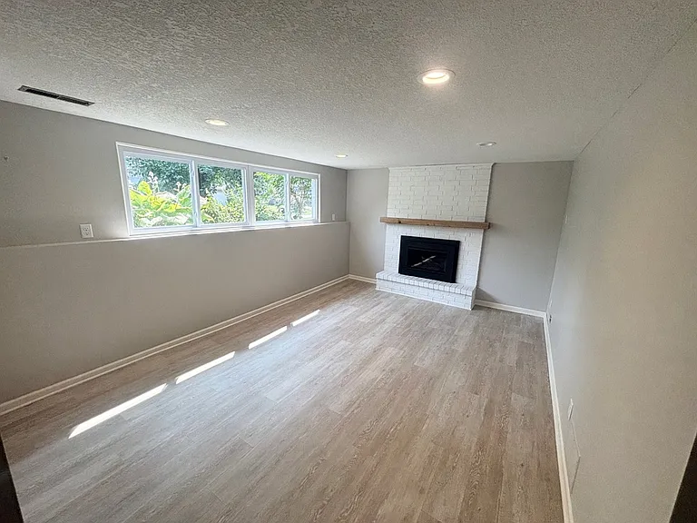 524 10th Ave SW — Photo 28