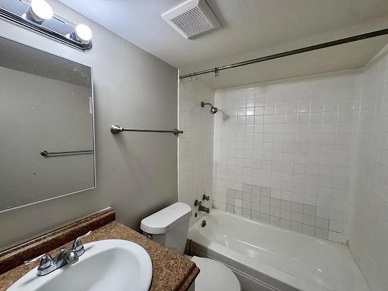 799 Dahlia St #405 — Photo 4