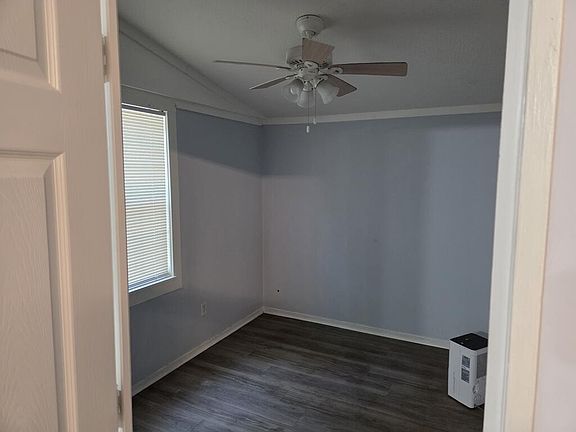 2nd image of 212 Miles St