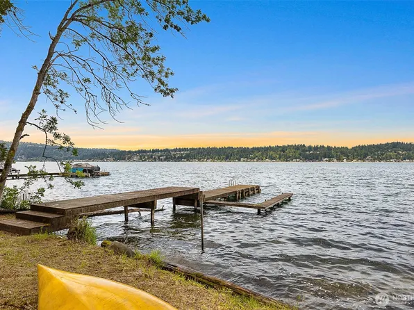 1711 E Lake Sammamish Place SE, Sammamish, WA 98075