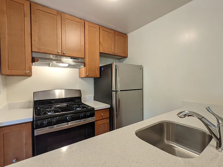 1429 MLK Jr Way — Photo 14