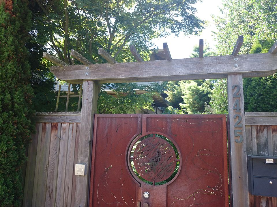 2nd image of 2425 10th Ave W