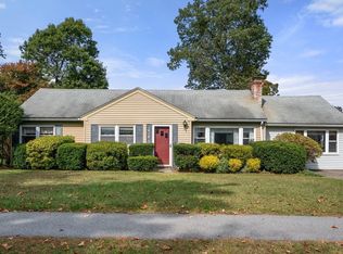 13 Sheffield Rd, Natick, MA 01760