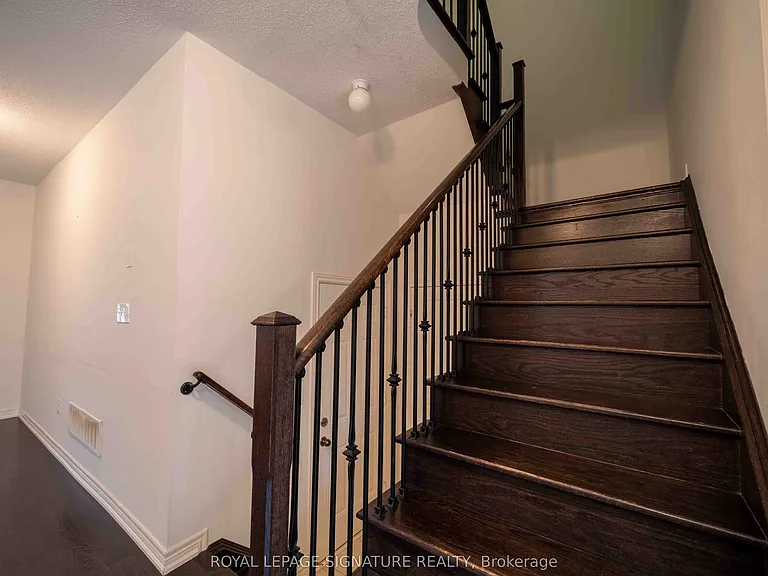 5570 Meadowcrest Ave — Photo 11