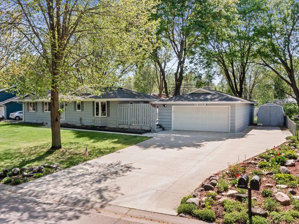 16739 Gannon Ave W, Rosemount, MN 55068