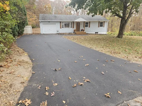 35 Ventura Drive, Montville, CT 06370