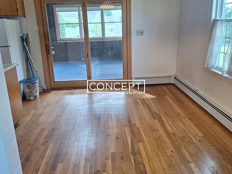 105 Keith St — Photo 8