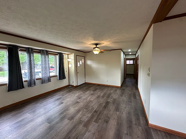 2537 Lafayette Dr — Photo 12
