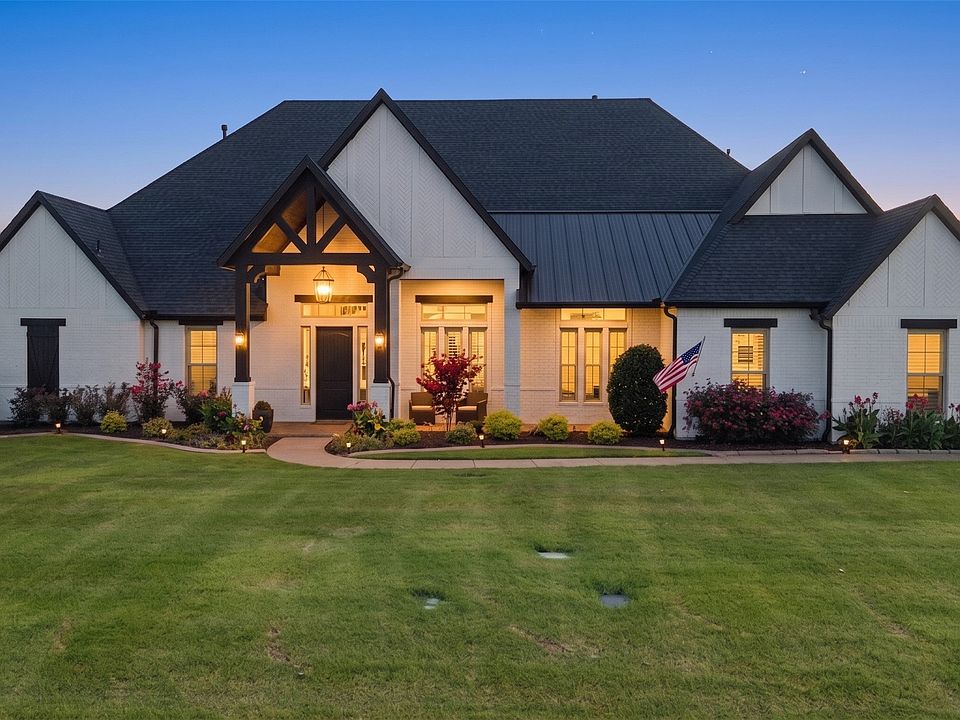 1st image of 1420 Caman Park Dr