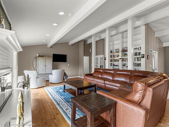 4th image of 28249 Bell Rd