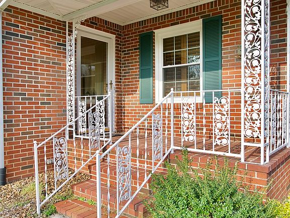 5th image of 304 Windsor Dr