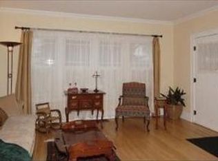 1 S Mitchell Ave, Arlington Heights, IL