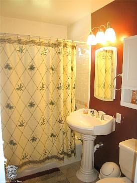 4th image of 20823 Thornlake Ave