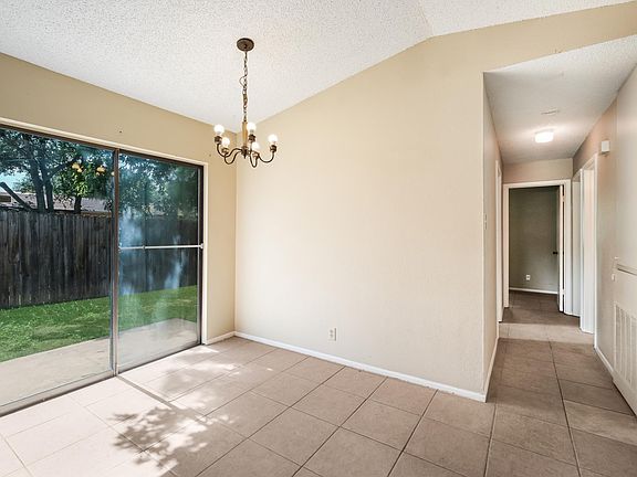 5th image of 9804 Valley Villa