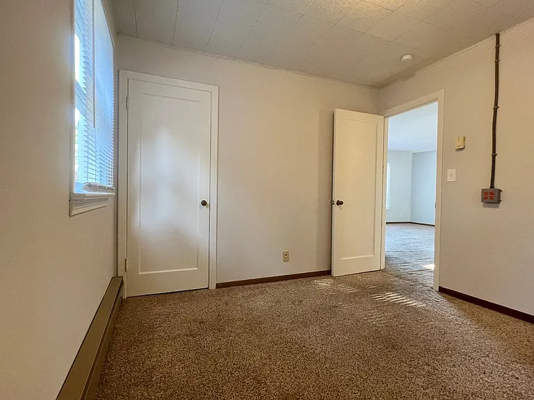16043 Sylvester Rd SW — Photo 10