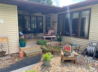 11 Circle Dr, Illiopolis, IL 62539