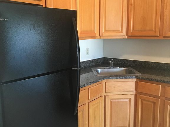 4th image of 405 Beach 48th St #2