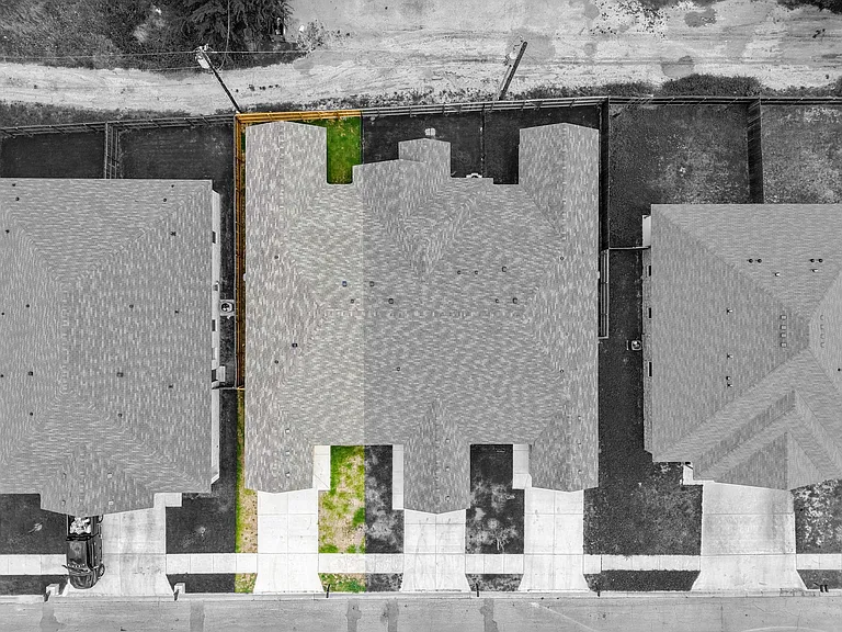410 W Avenue C — Photo 38