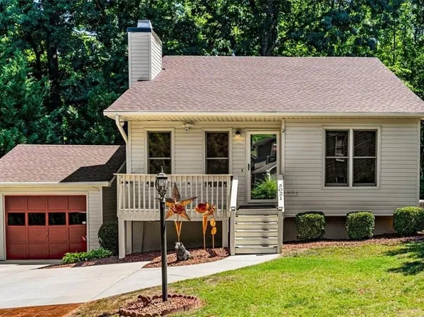 5021 Mereworth Ct, Winston Salem, NC 27104