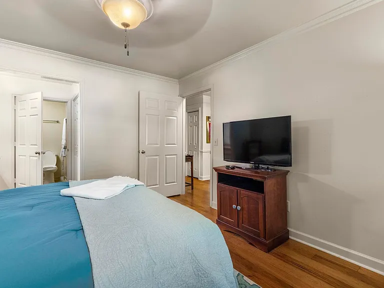 566 Homewood Dr — Photo 10