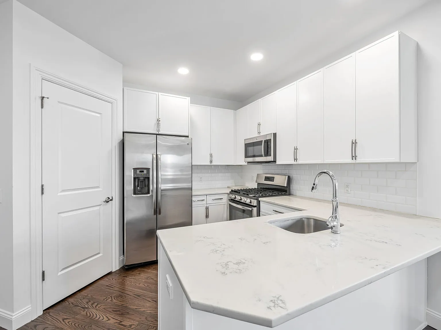 2 bed, $3,750 — Photo 2
