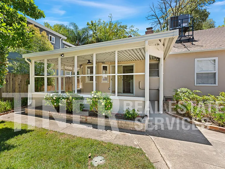 1067 Perkins Way — Photo 21