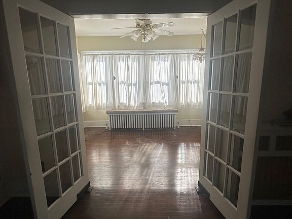 5th image of 1205 Walnut St
