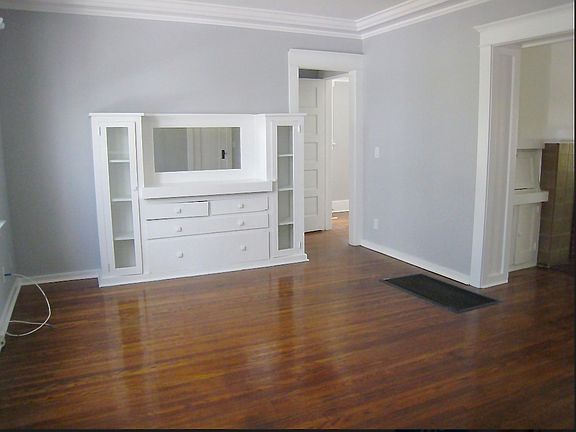 3rd image of 1826 Camden Ave