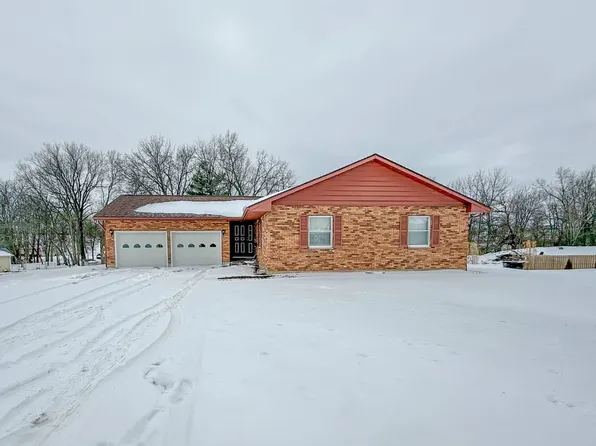 1241 Sunset Dr, Pittsfield, IL 62363