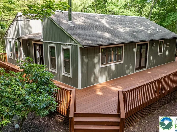 53 White Oak Dr, Jim Thorpe, PA 18229