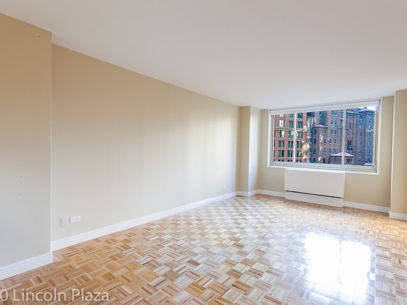 4th image of 30 W 63rd St APT 4T