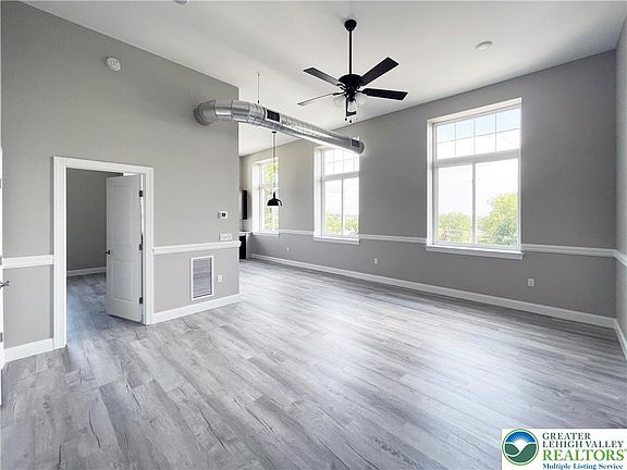3rd image of 216 Penn St APT 8