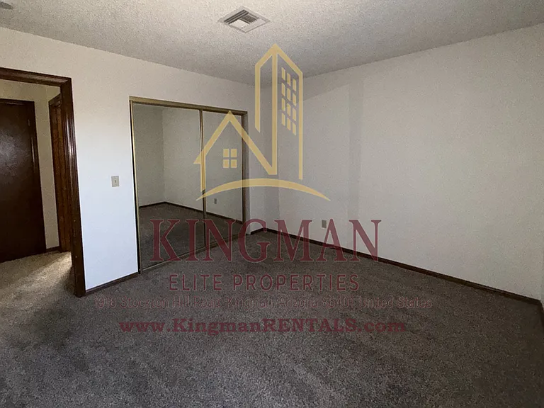 2112 Florence Ave — Photo 18