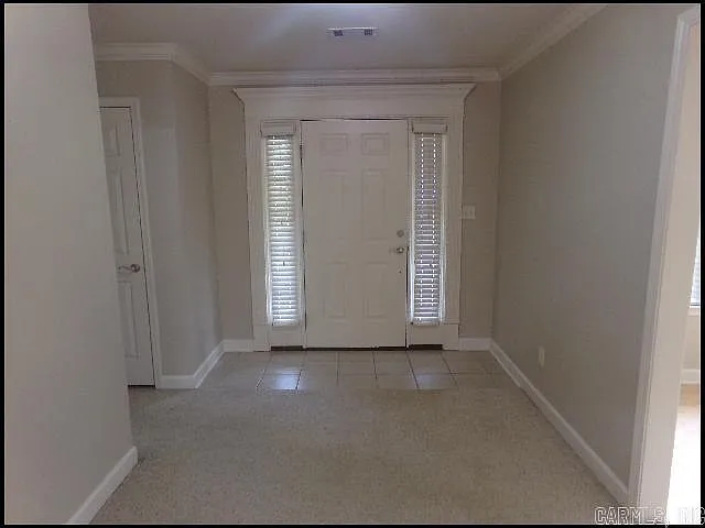 3 bed, 2.0 bath, 2074 sqft, $2,000 — Photo 3