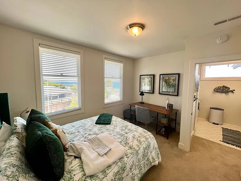 189 Evans Ave — Photo 24