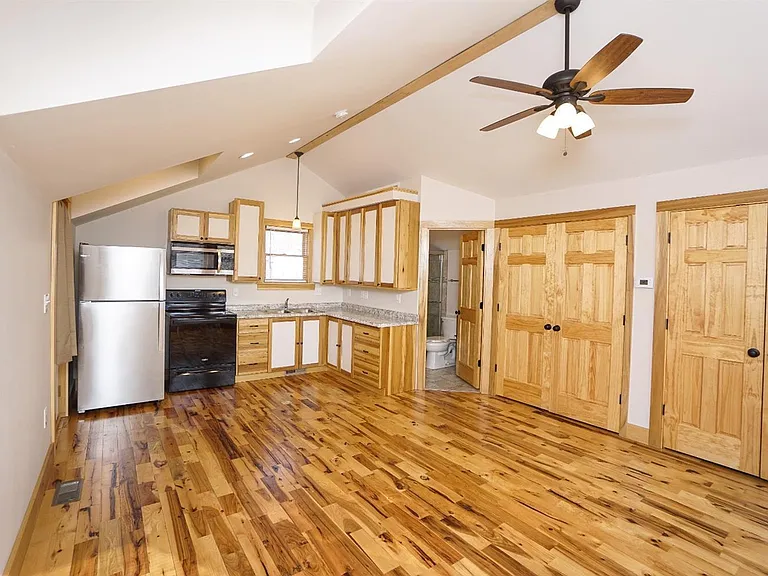 214 Miami St #B — Photo 3