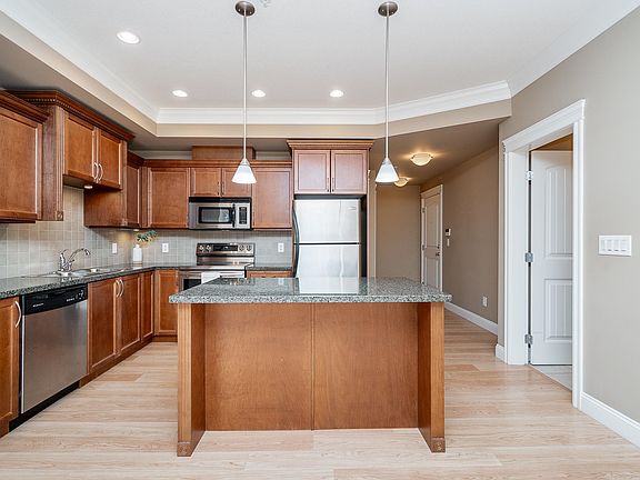 3rd image of 22150 Dewdney Trunk Rd #301